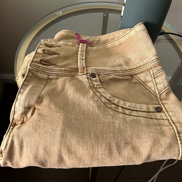 Colombian Push Up Jeans - Picture 3 of 13